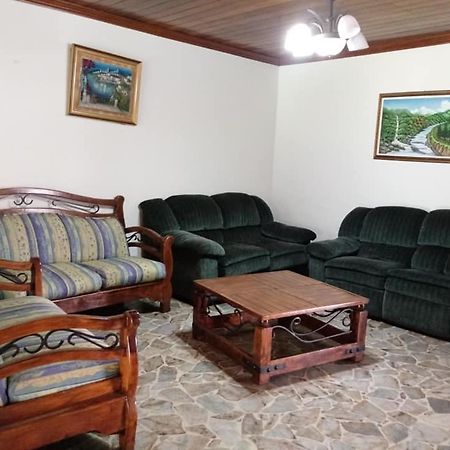 Hotel Alamo Internacional San Salvador Bagian luar foto