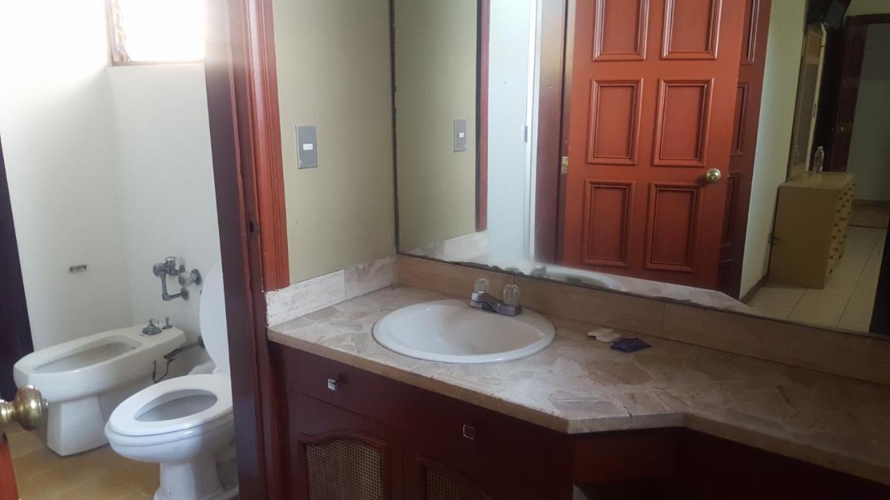 Hotel Alamo Internacional San Salvador Bagian luar foto