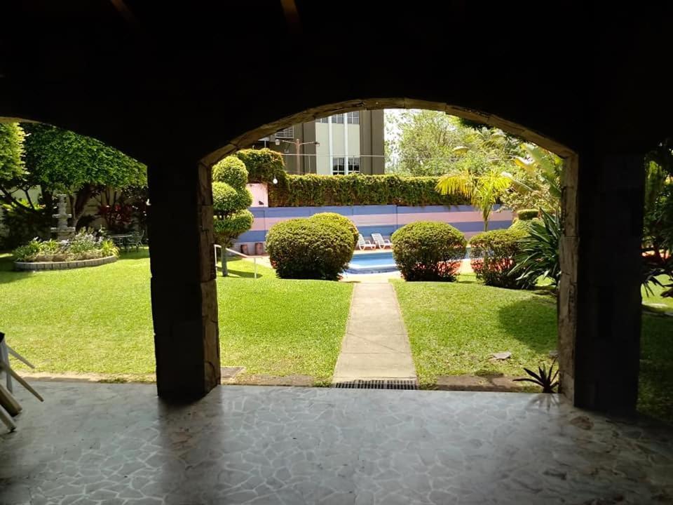 Hotel Alamo Internacional San Salvador Bagian luar foto