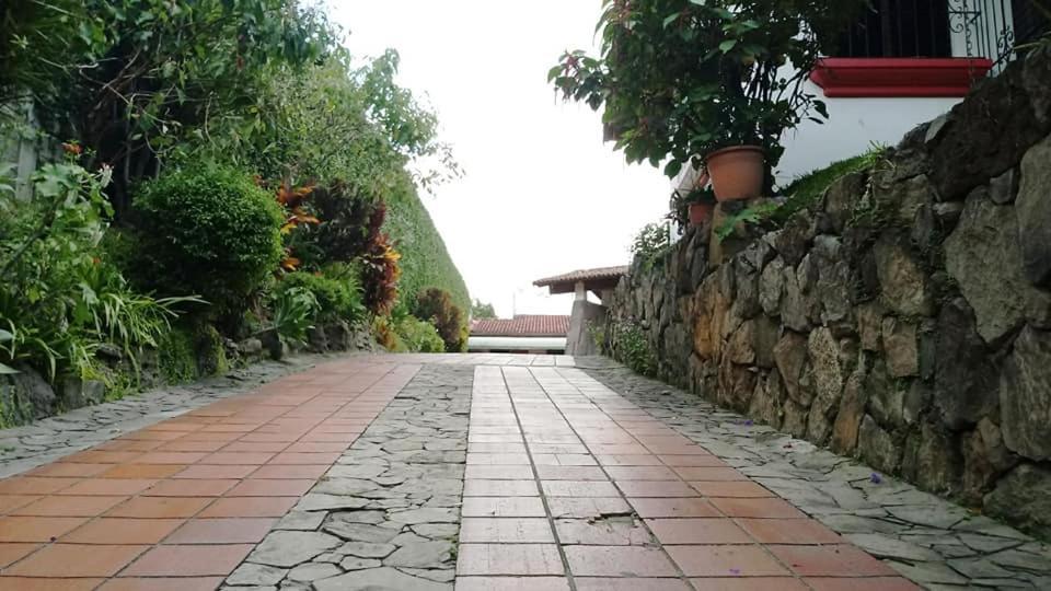 Hotel Alamo Internacional San Salvador Bagian luar foto