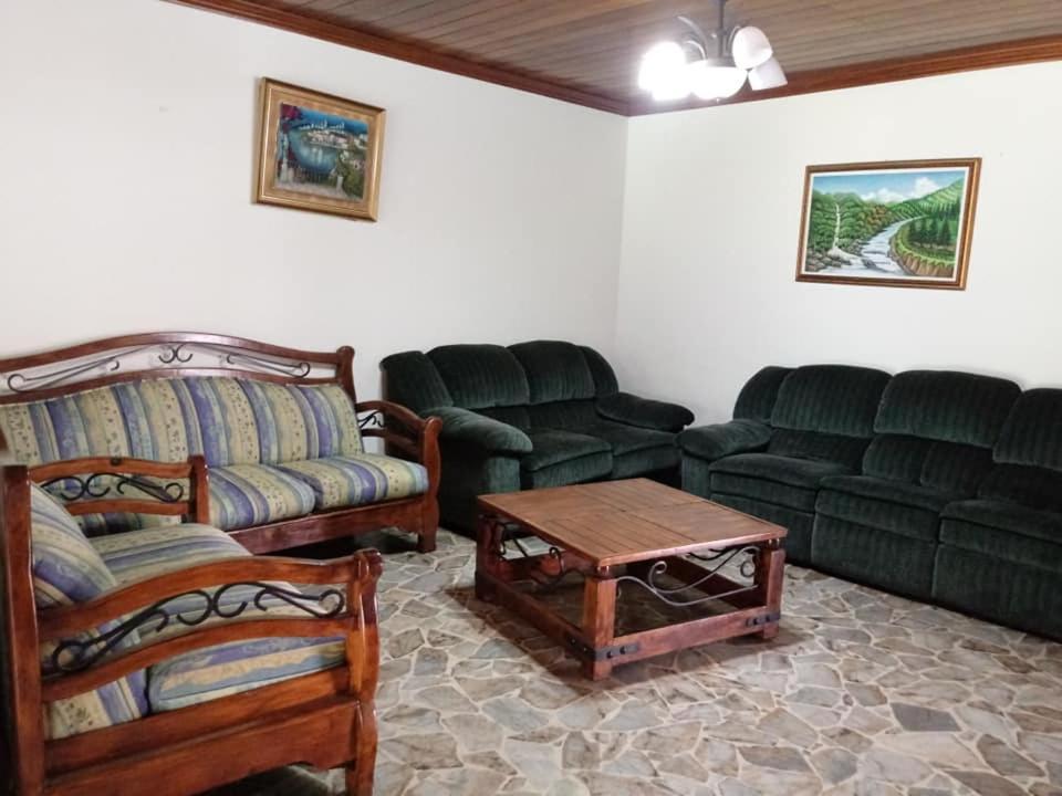 Hotel Alamo Internacional San Salvador Bagian luar foto