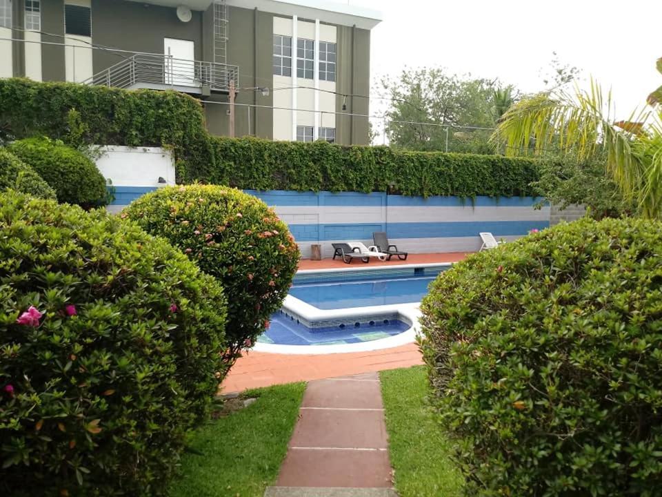 Hotel Alamo Internacional San Salvador Bagian luar foto