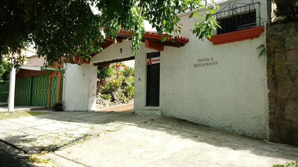 Hotel Alamo Internacional San Salvador Bagian luar foto